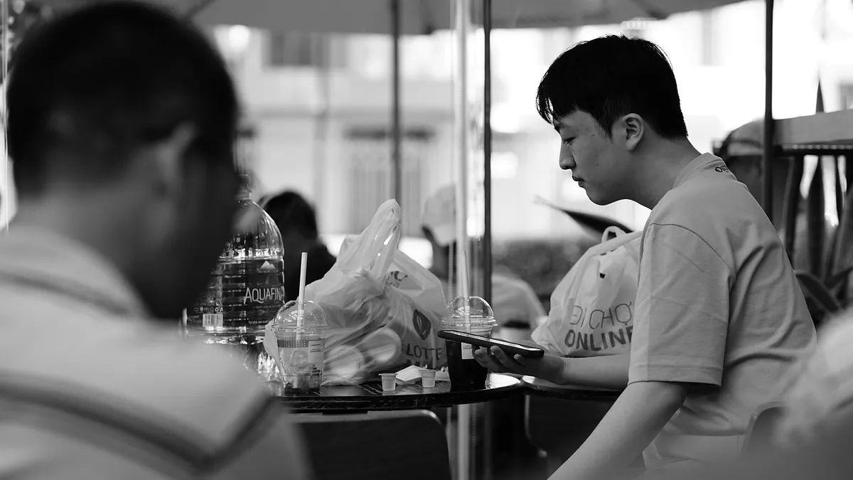 dấu hiệu đàn ông chưa trưởng thành trong tình yêu PHI my.aphica.com