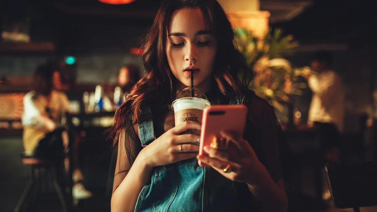 lý do đàn ông nhắn tin mỗi ngày nhưng không yêu — PHI my.aphica.com