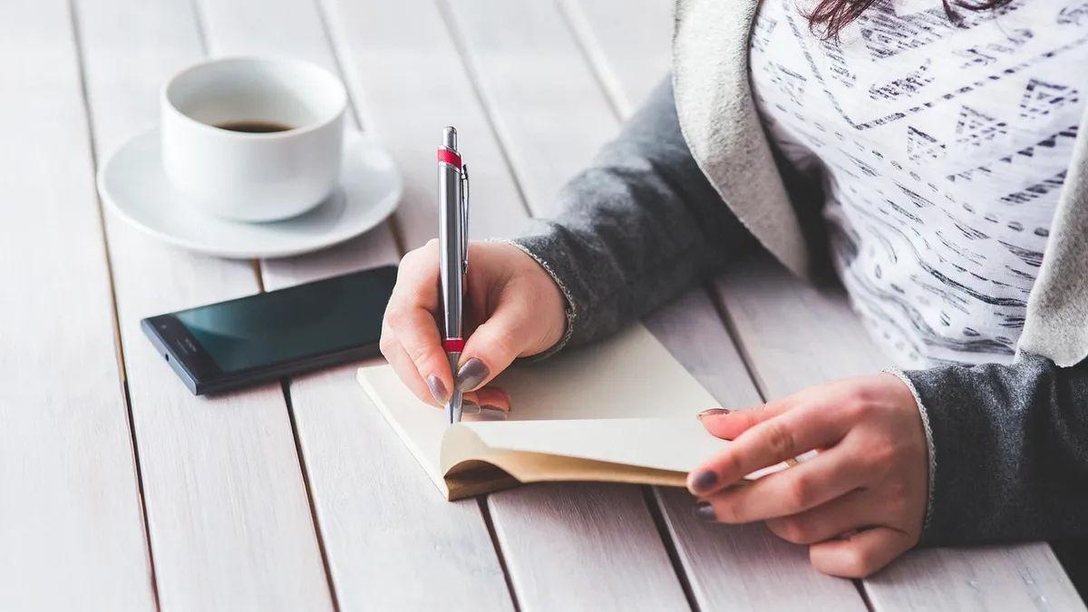 phân biệt đàn ông tính toán và đàn ông cẩn thận thực tế trong tình yêu — PHI my.aphica.com
